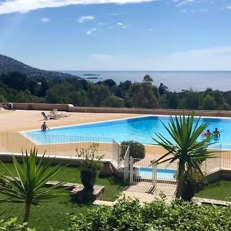 Appartement Ground Floor With Sea View And Pools In Cap Esterel *